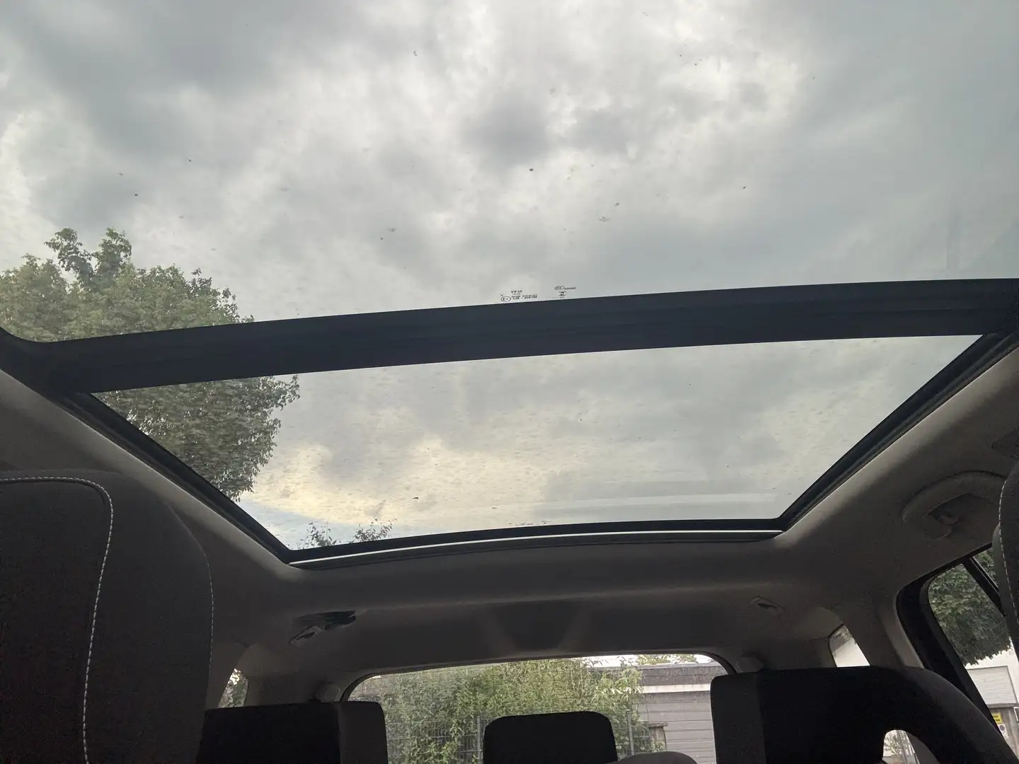 Volkswagen Touran 1.5 tsi Edition Plus 150cv dsg Zwart - 1
