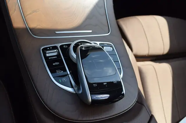 Mercedes-Benz E-Class view 9
