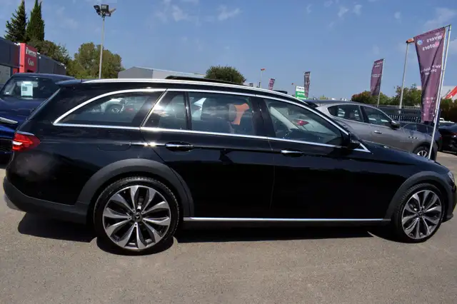 Mercedes-Benz E-Class view 6