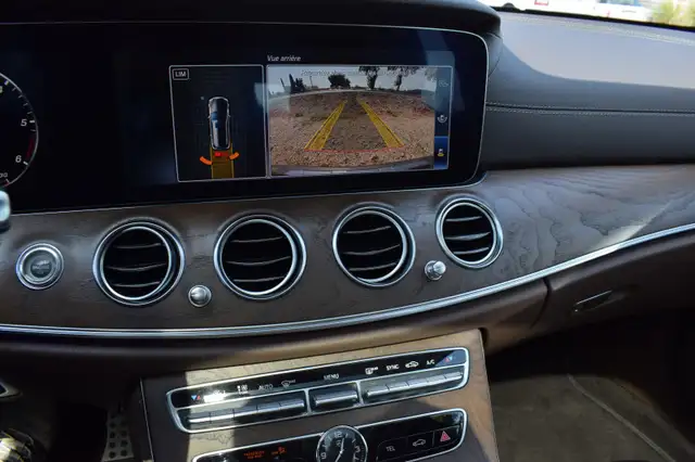 Mercedes-Benz E-Class view 4