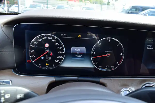 Mercedes-Benz E-Class view 11