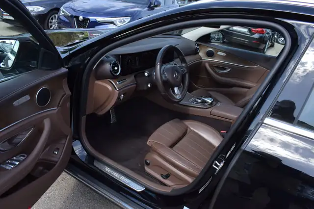 Mercedes-Benz E-Class view 12