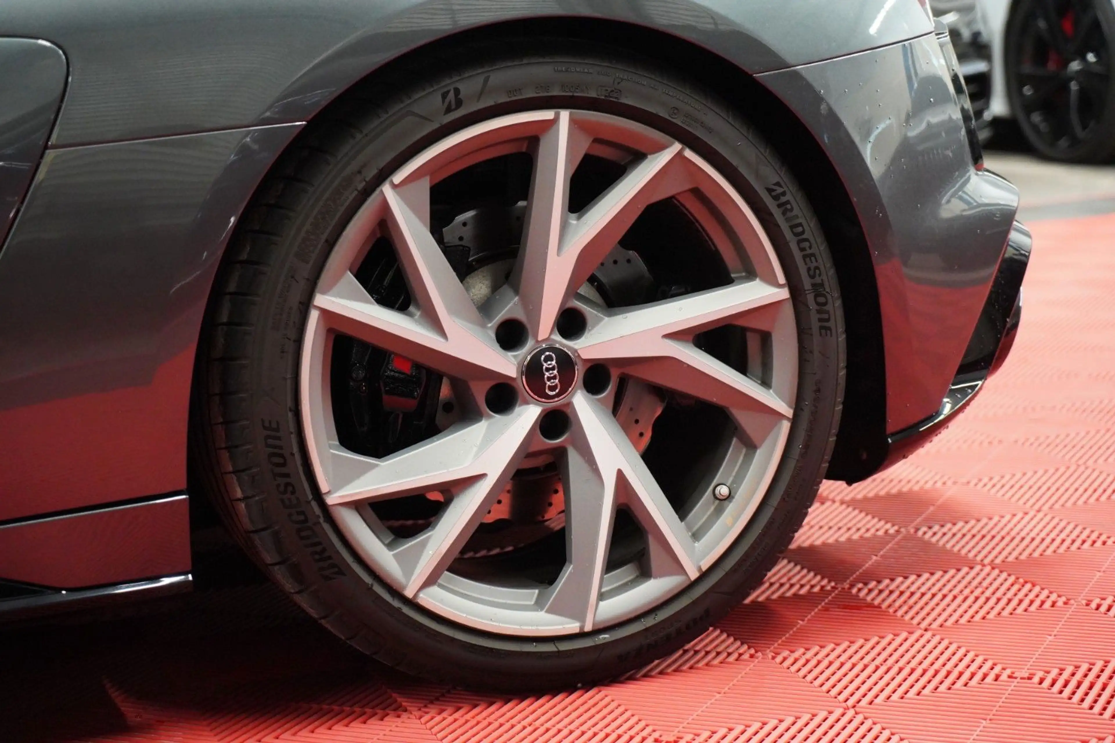 Audi R8 Spyder 5.2 FSI Quattro *2.Hand*Unfallfrei* — photo 13