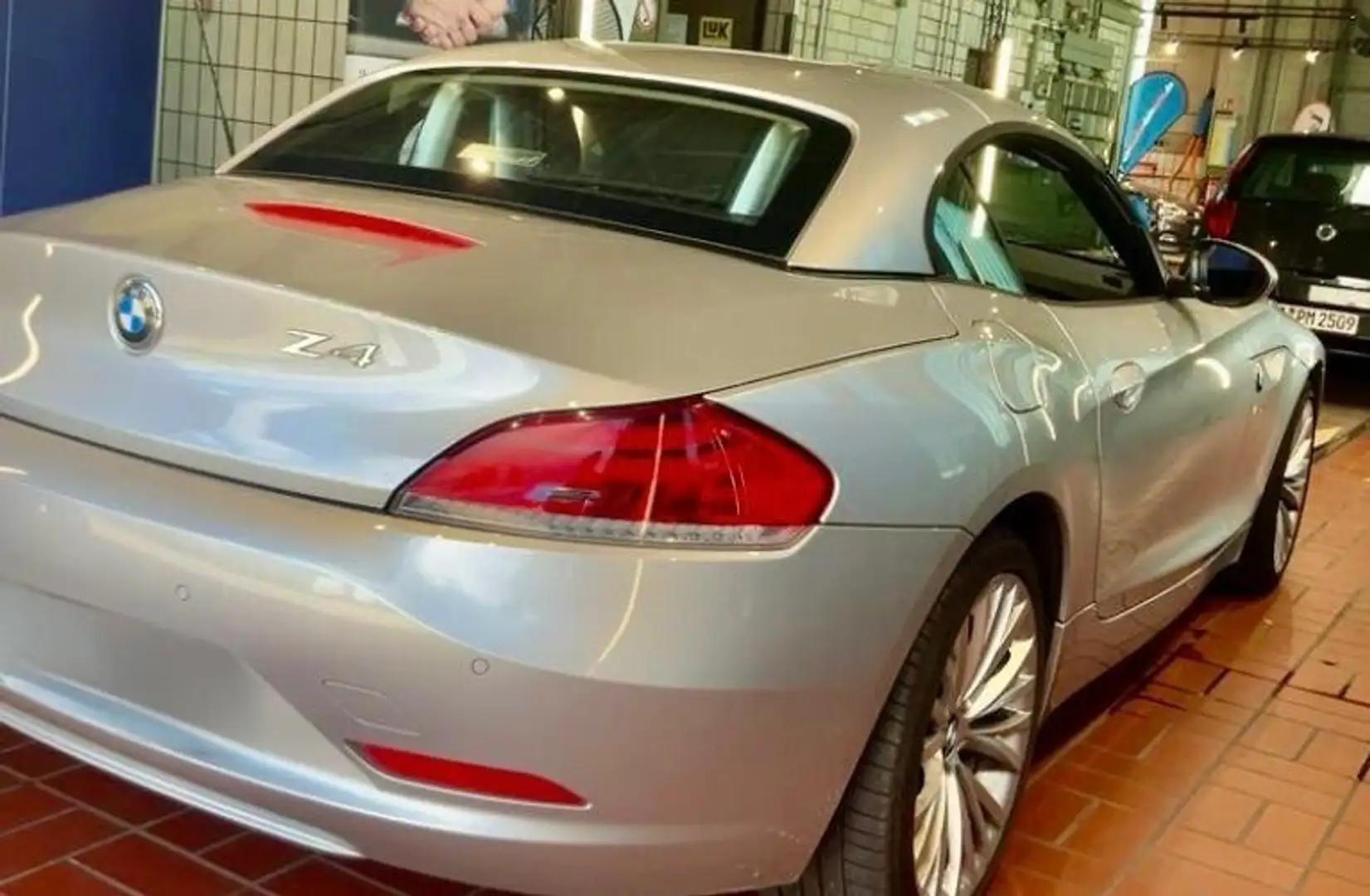 BMW Z4 Bmw Z4 2.3i 205CV PELLE NERA XENON Argento - 2