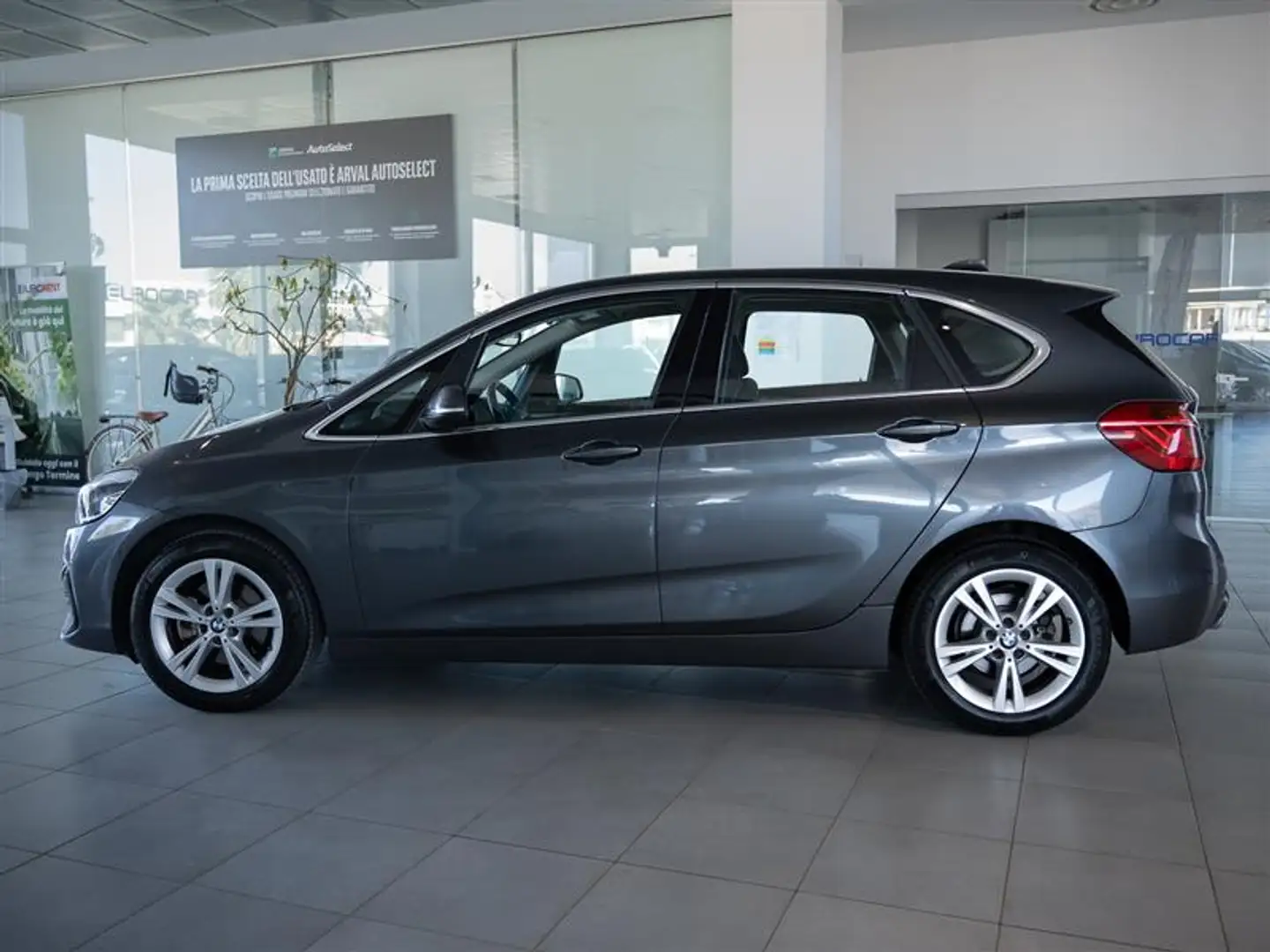 BMW 218 2 Active Tourer d Advantage 36 mesi di garanzia Gris - 2