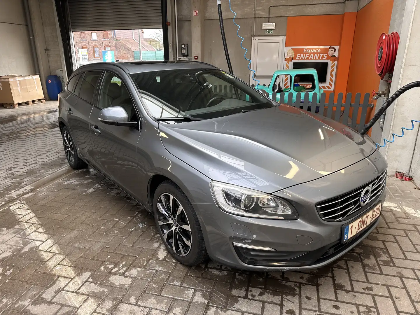 Volvo V60 2.0 D3 Dynamic Edition Geartronic - 1