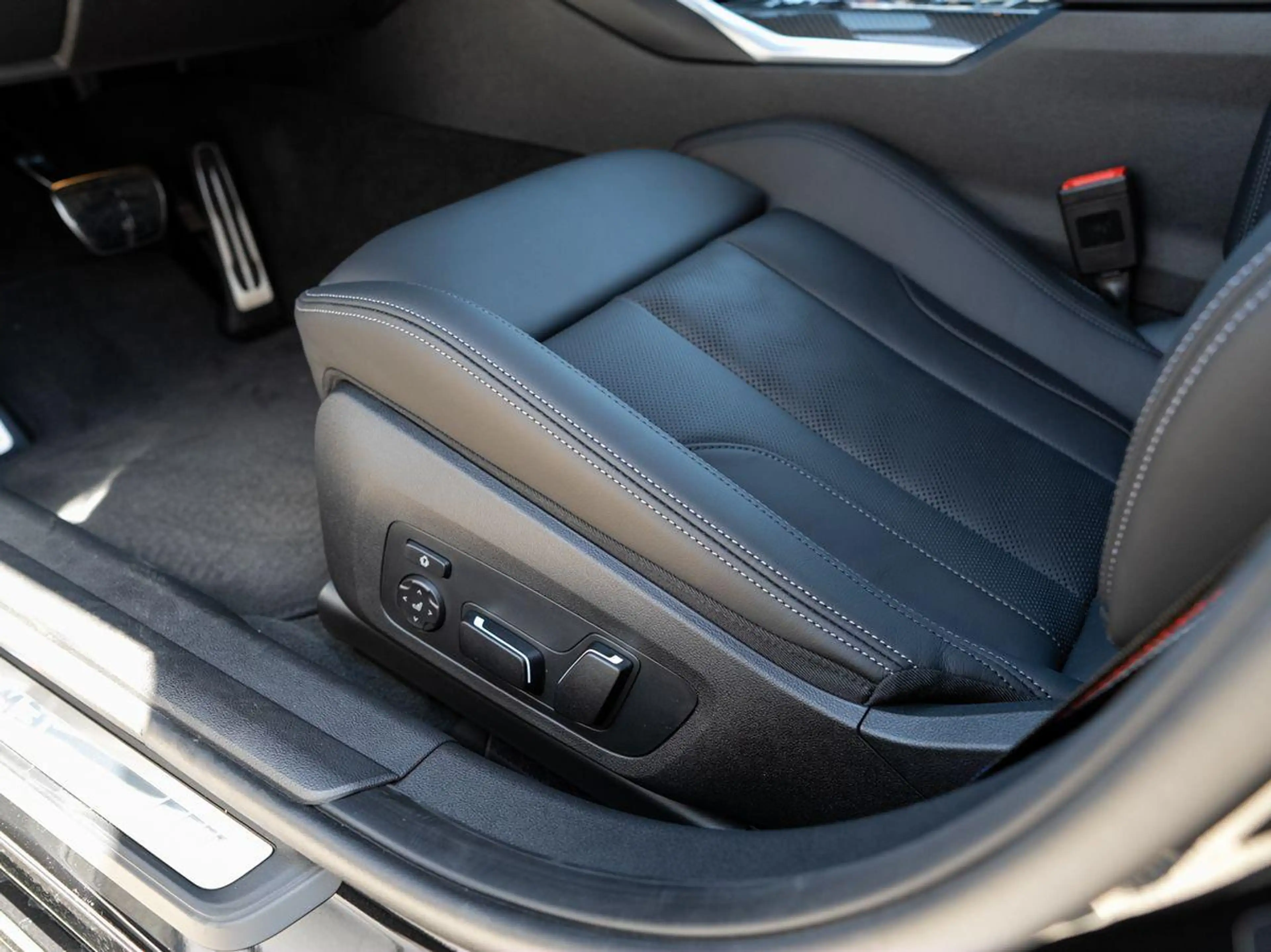 BMW M3 Competition xDrive Lim ACC Sitzlüft Carbon — photo 9