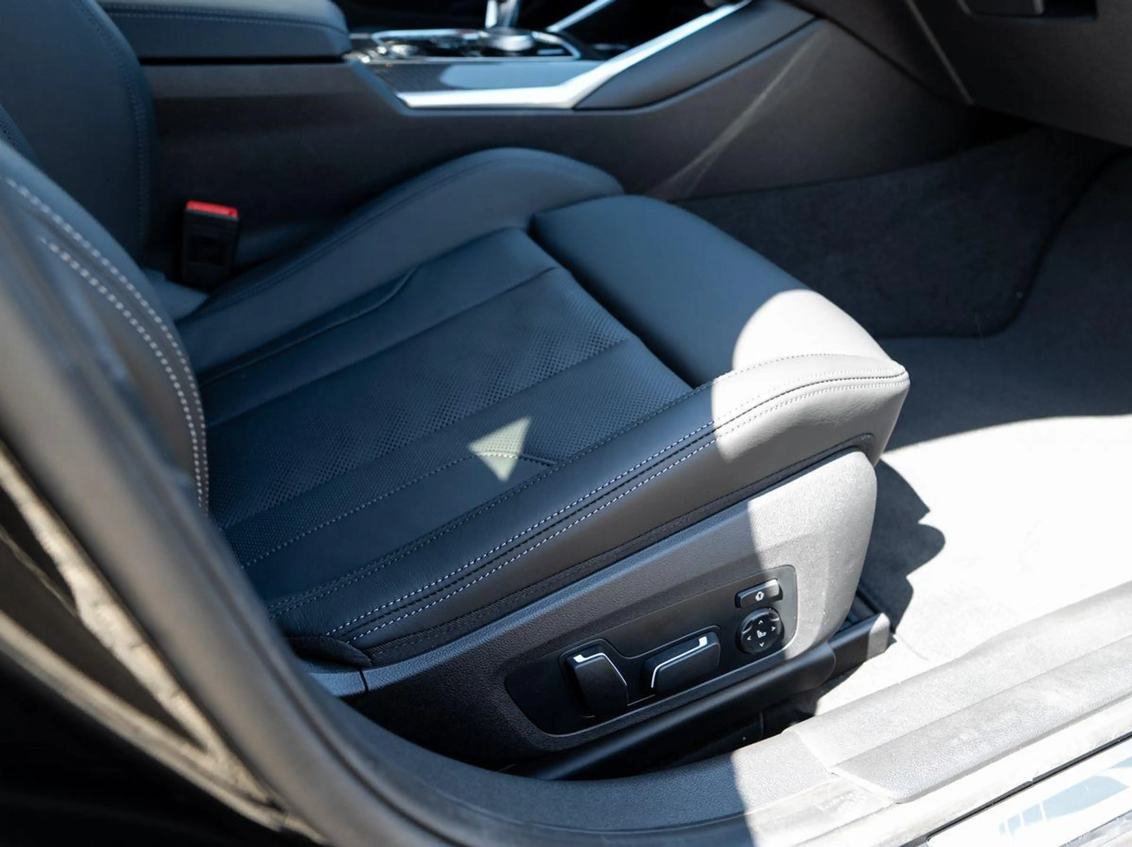 BMW M3 Competition xDrive Lim ACC Sitzlüft Carbon — photo 11