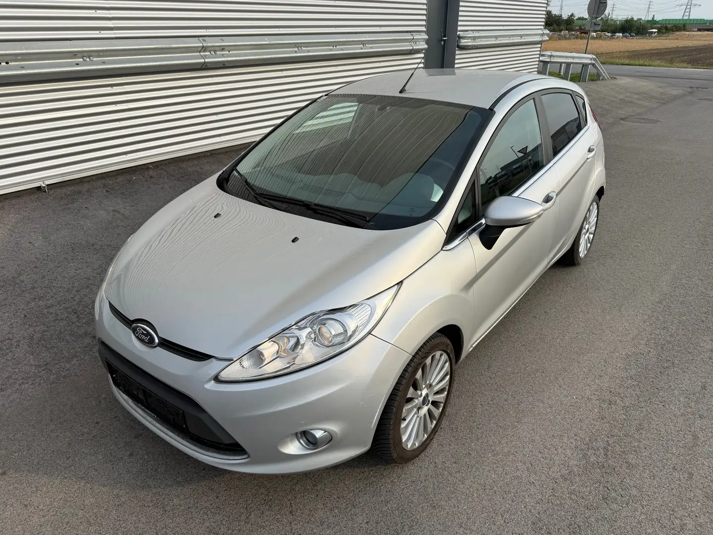 Ford Fiesta Titanium ID:116 Silber - 1