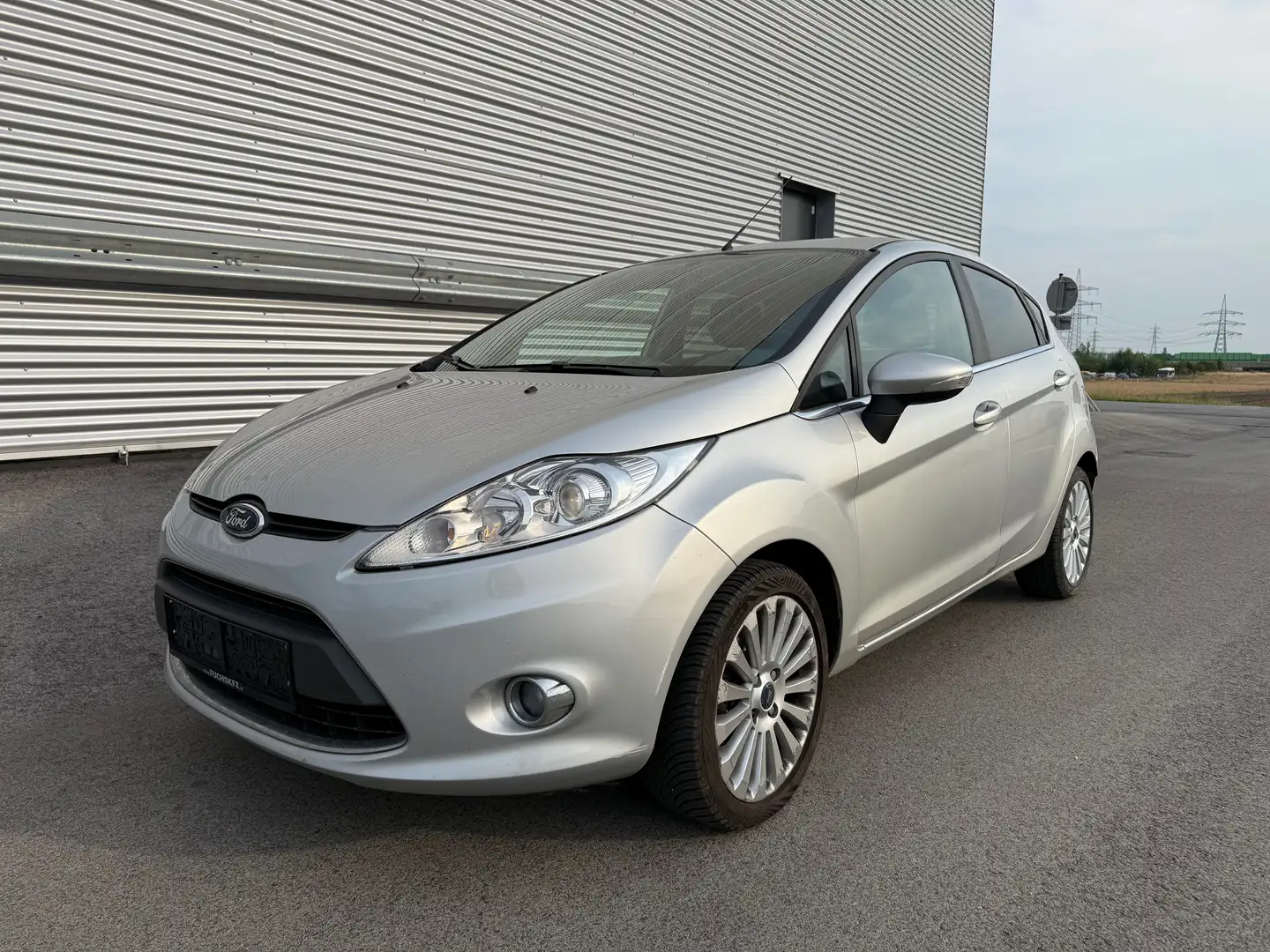 Ford Fiesta Titanium ID:116 Silber - 2