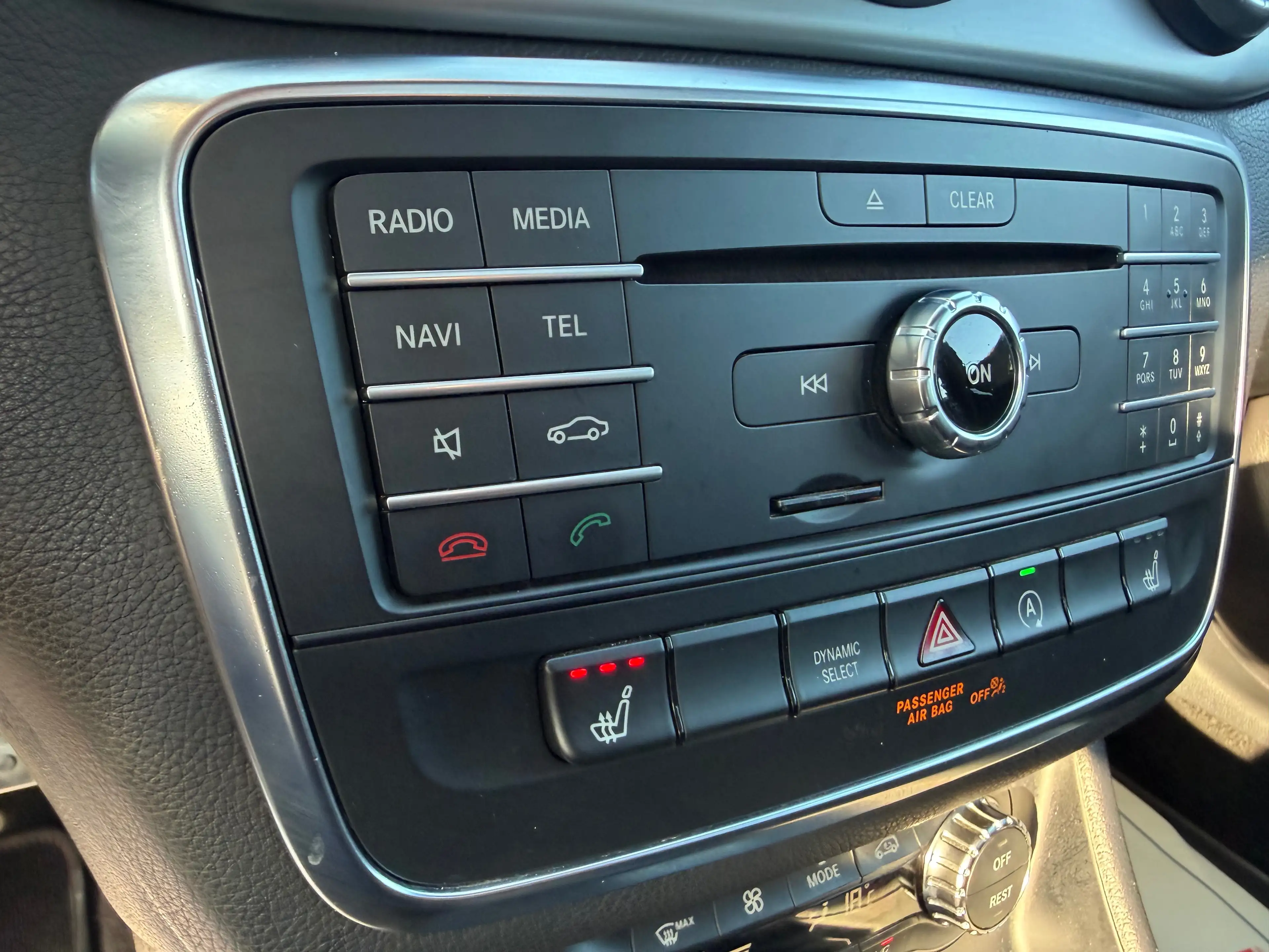 Mercedes-Benz CLA 200 d Shooting Break / Automatique / Pack AMG / Toit pano / Xénon — photo 10