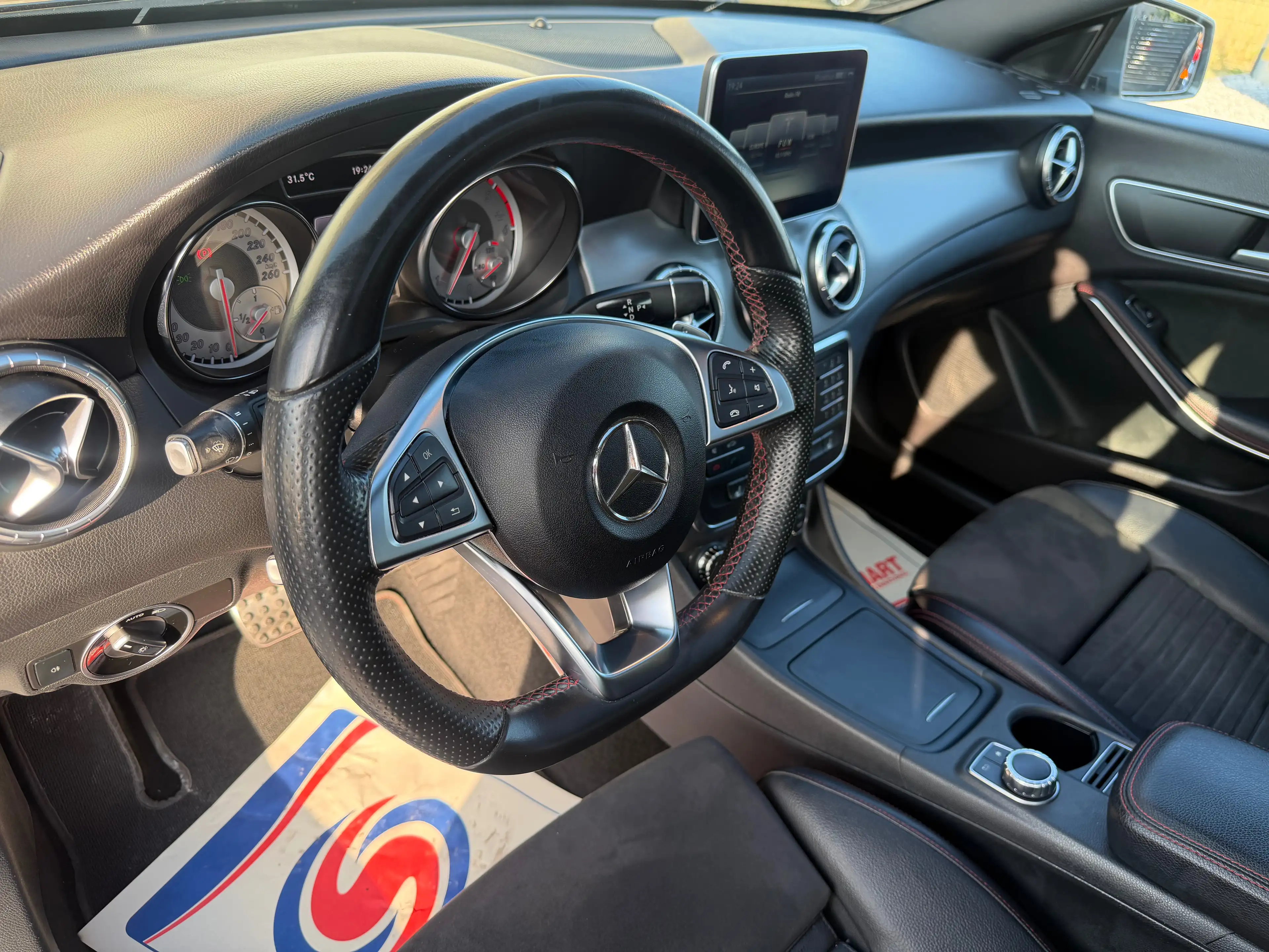 Mercedes-Benz CLA 200 d Shooting Break / Automatique / Pack AMG / Toit pano / Xénon — photo 5