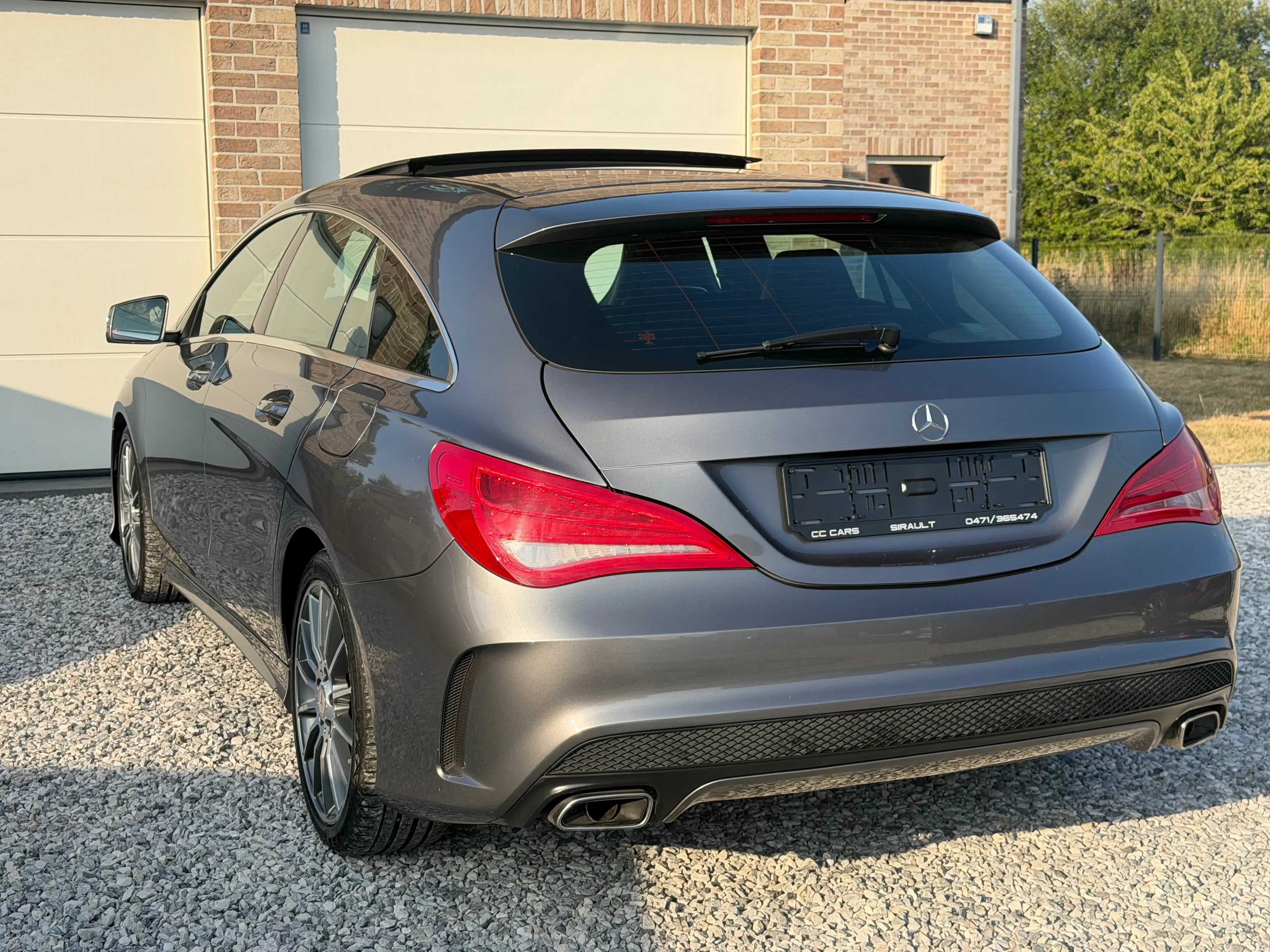 Mercedes-Benz CLA 200 d Shooting Break / Automatique / Pack AMG / Toit pano / Xénon — photo 4