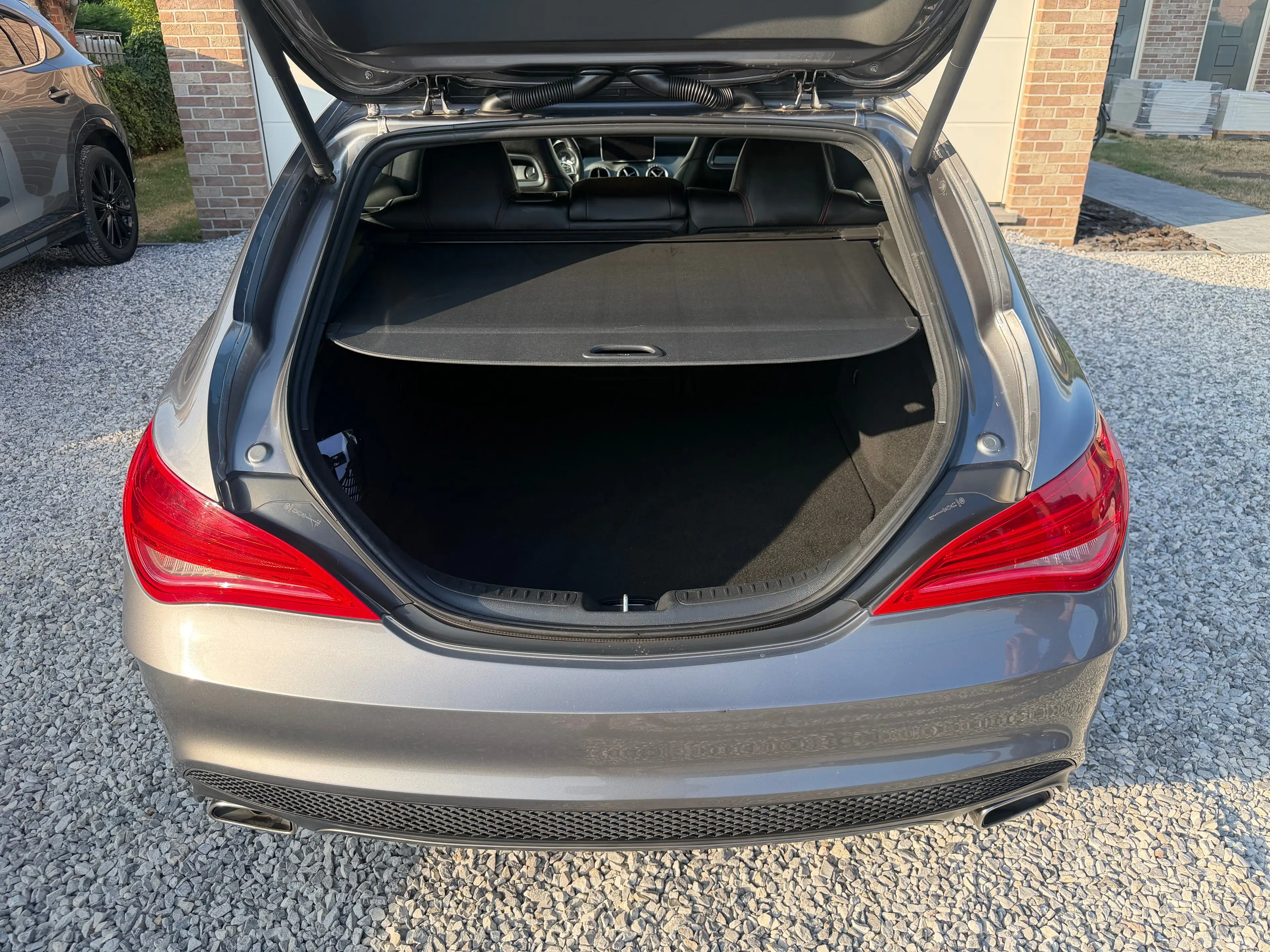 Mercedes-Benz CLA 200 d Shooting Break / Automatique / Pack AMG / Toit pano / Xénon — photo 8