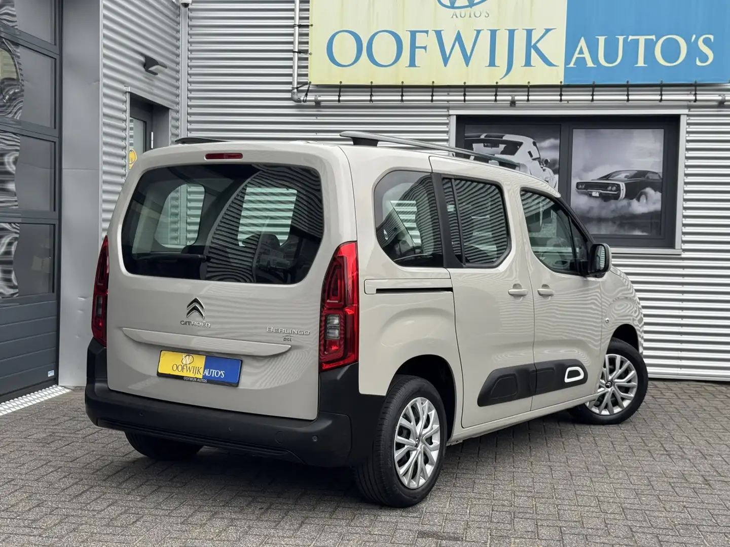 Citroen Berlingo 1.2 PureTech Live Clima Cruise-Control Led Grijs - 2