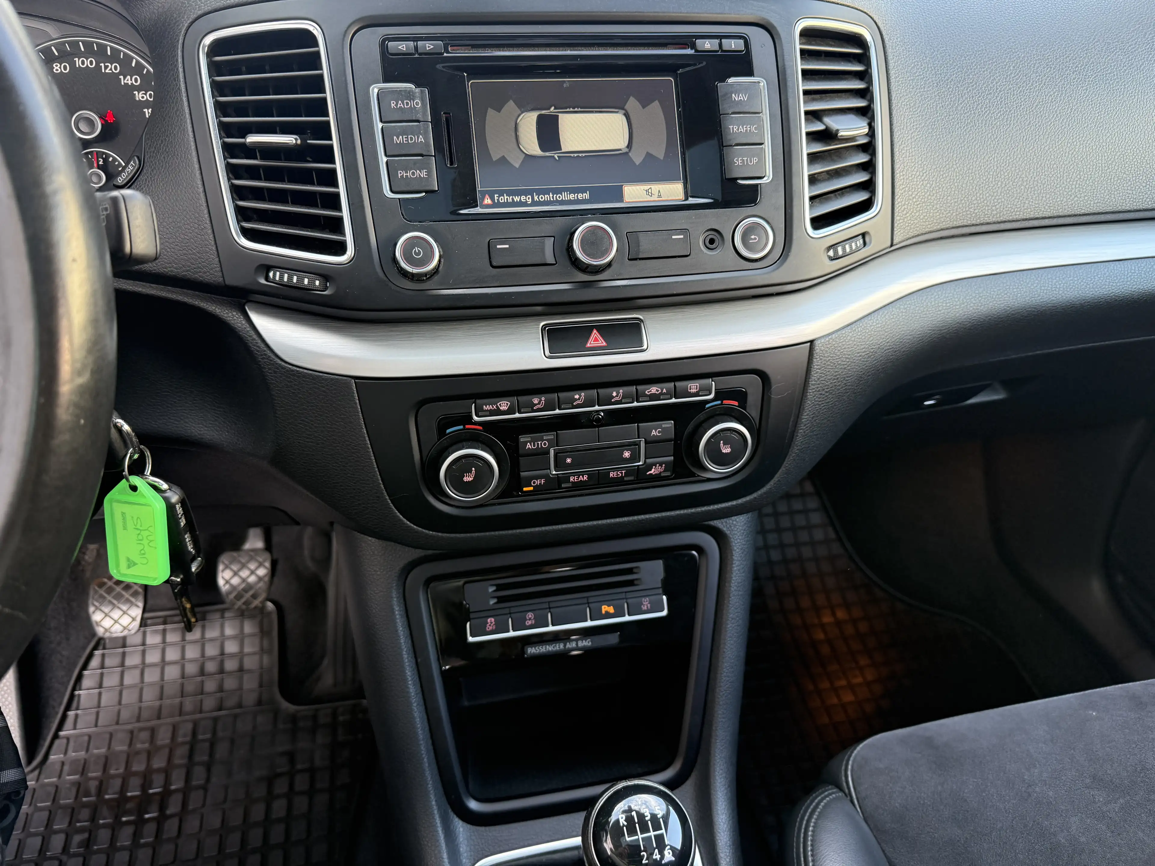 Volkswagen Sharan Sky BMT 2,0 TDI DPF — photo 13