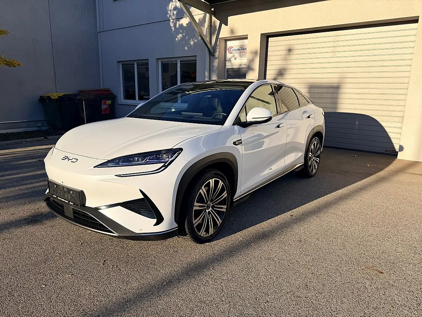 BYD Sealion 7 EV Excellence AWD 91,3kWh Weiß - 1