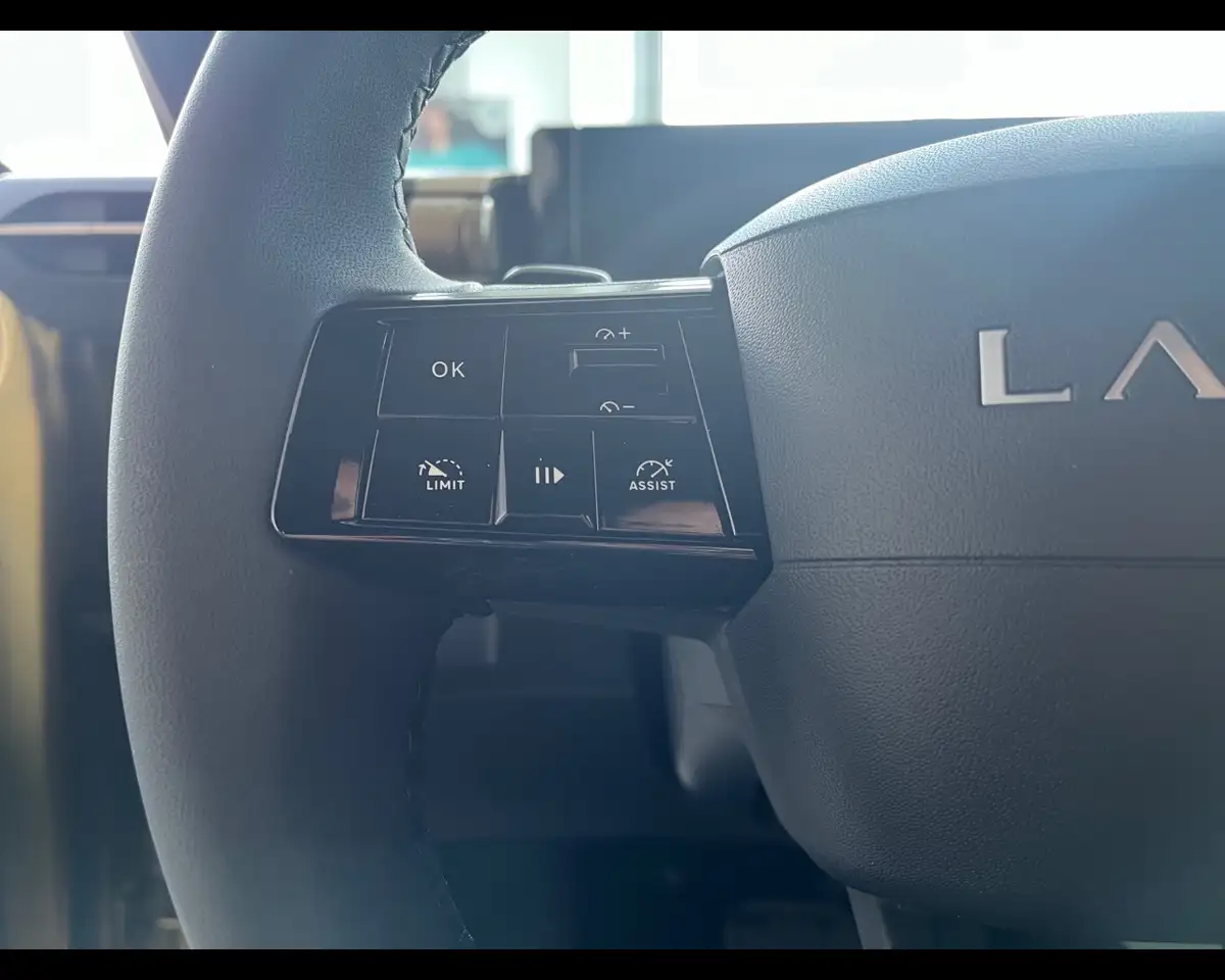 Lancia Ypsilon 2024 — фото 15