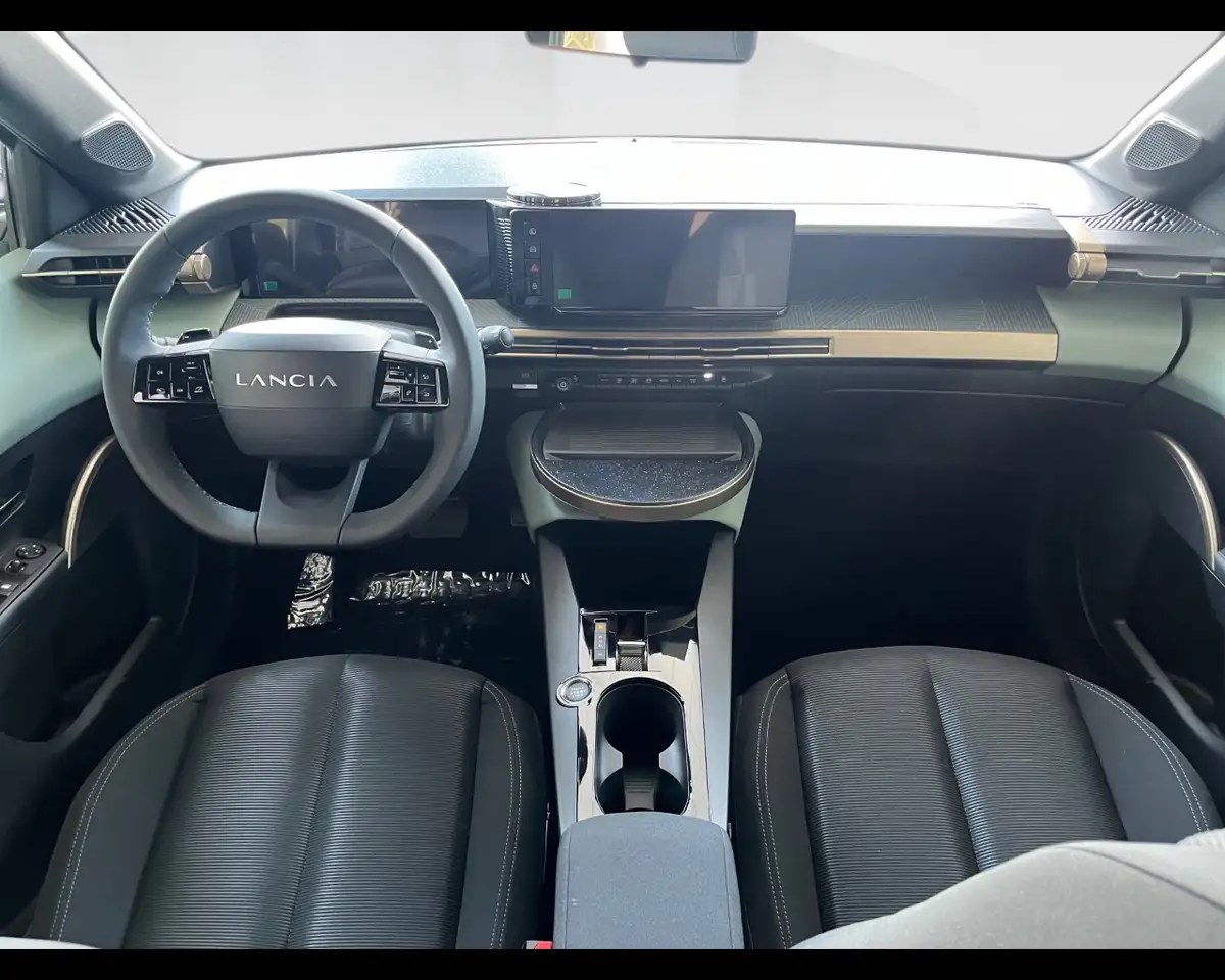 Lancia Ypsilon 2024 — фото 12
