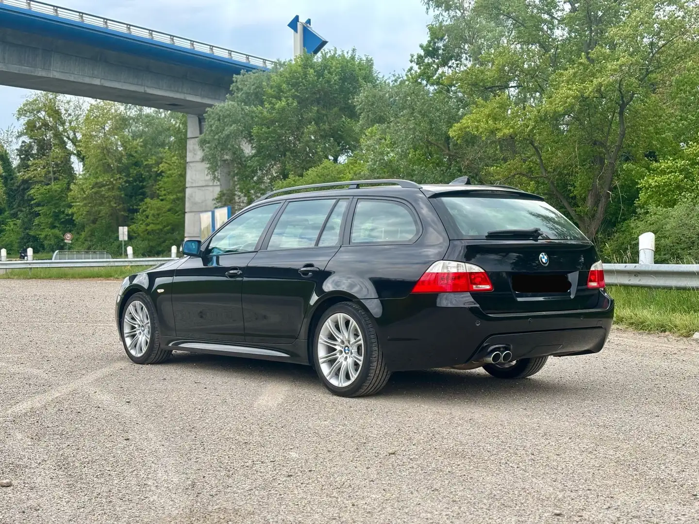 BMW 535 Touring 535d DPF Sport A Černá - 2