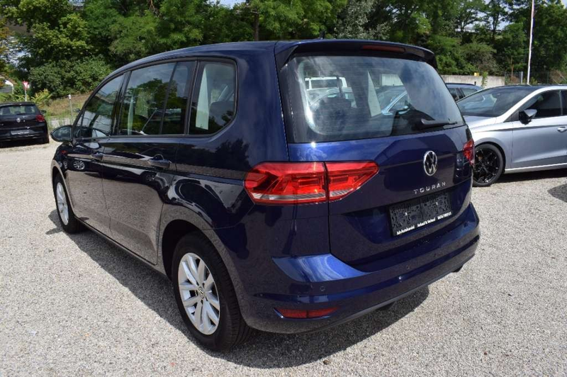 Volkswagen Touran 2,0 TDI — photo 4