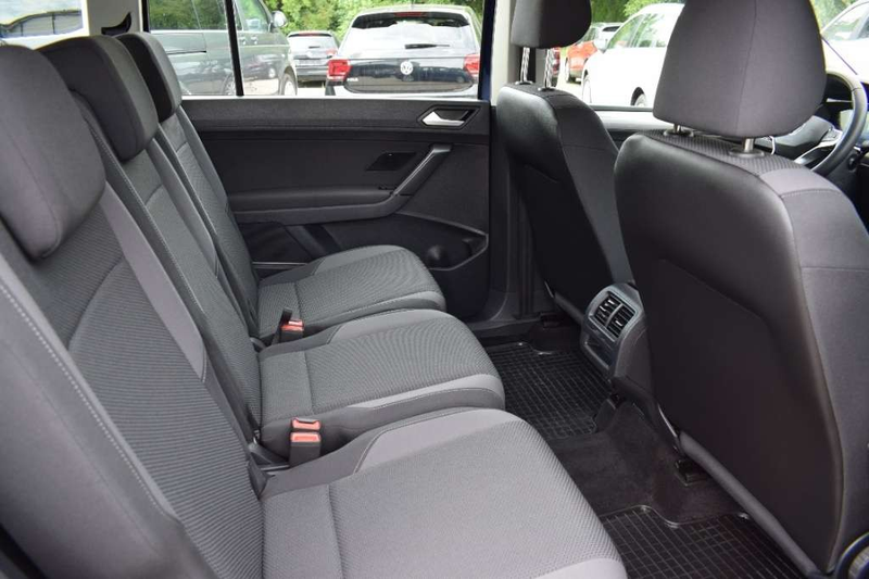 Volkswagen Touran 2,0 TDI — photo 12