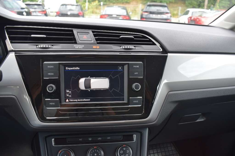 Volkswagen Touran 2,0 TDI — photo 14
