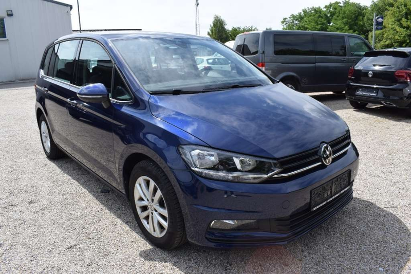 Volkswagen Touran 2,0 TDI — photo 8