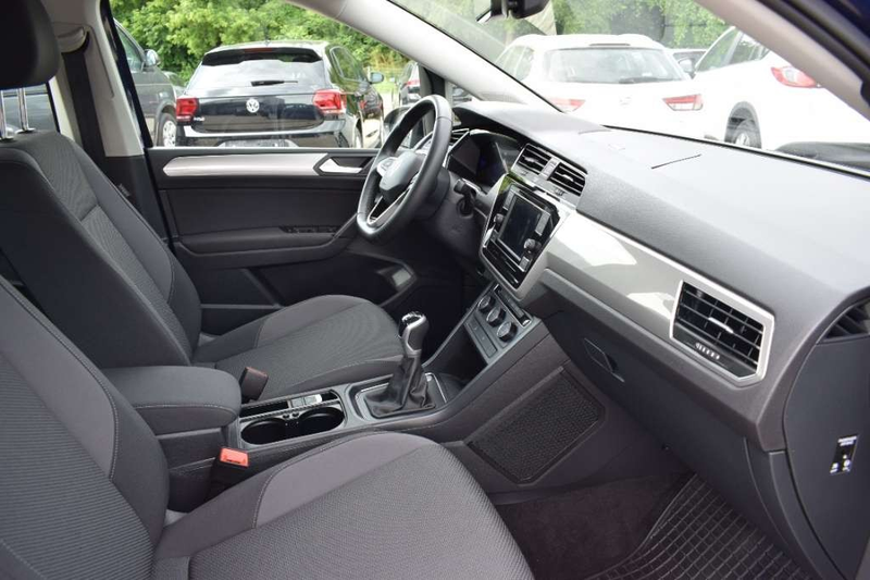 Volkswagen Touran 2,0 TDI — photo 11