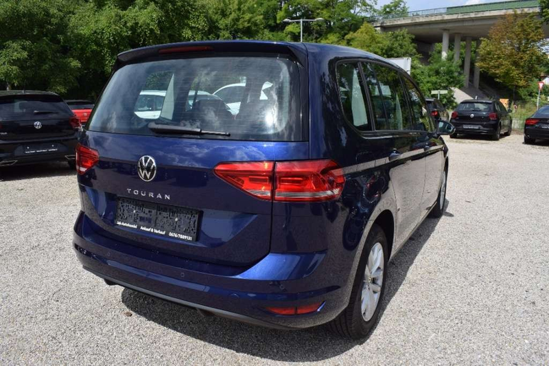 Volkswagen Touran 2,0 TDI — photo 6