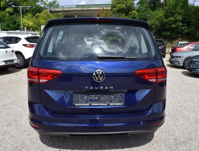 Volkswagen Touran 2,0 TDI — photo 5