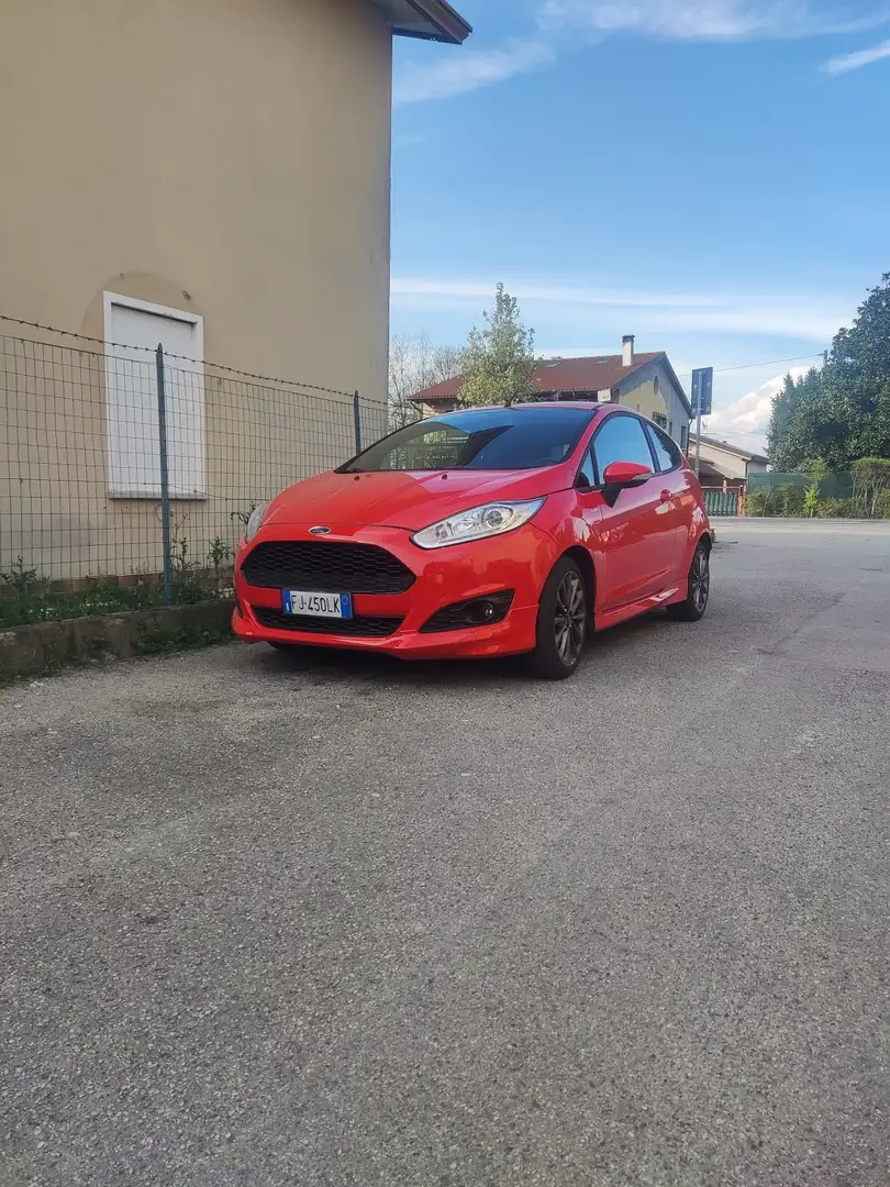 Ford Fiesta 1.5 TDCi st line Rosso - 1
