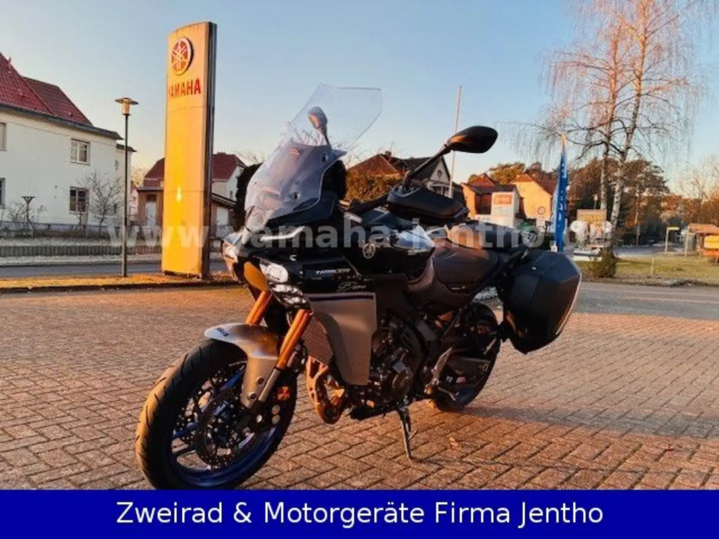 Yamaha Tracer 9 GT Y-AMT Negro - 2