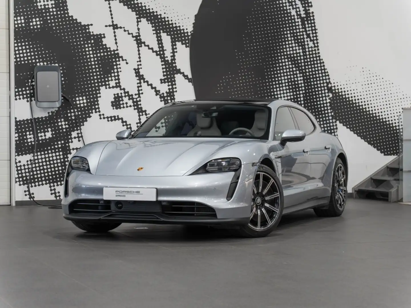 Porsche Taycan Sport Turismo Silber - 1