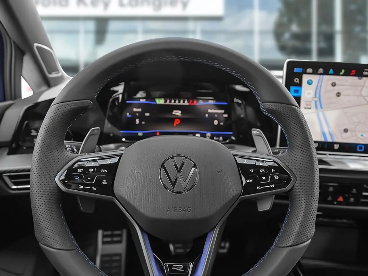 Volkswagen Golf R снимка Volkswagen Golf R