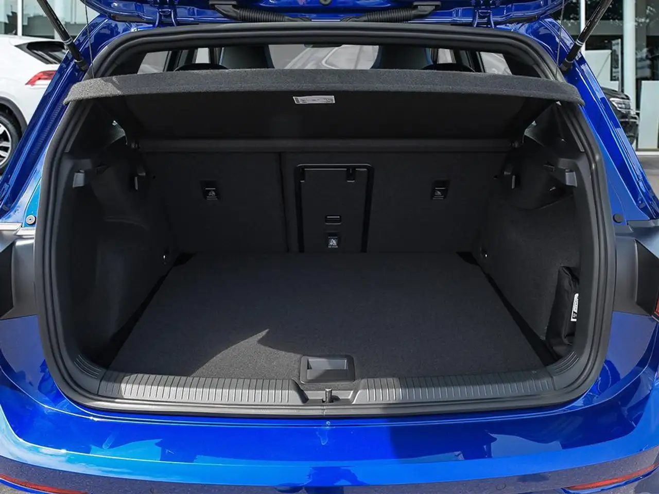 Volkswagen Golf R снимка Volkswagen Golf R