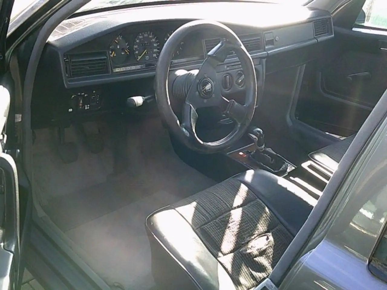 Mercedes-Benz 190 E 1.8, foto 7
