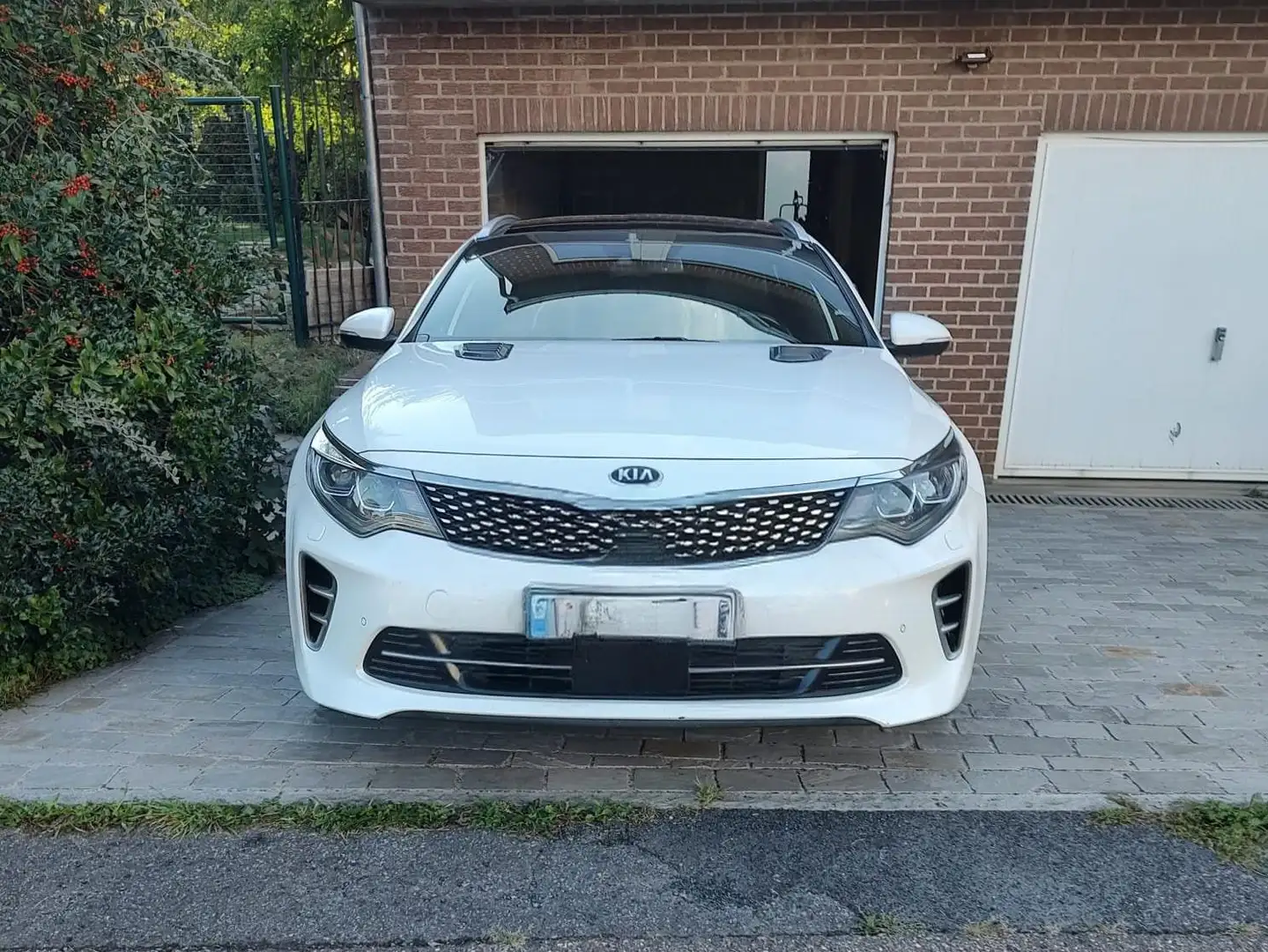 Kia Optima Optima SW 1.7 CRDi GT Line ISG DCT Белый - 2