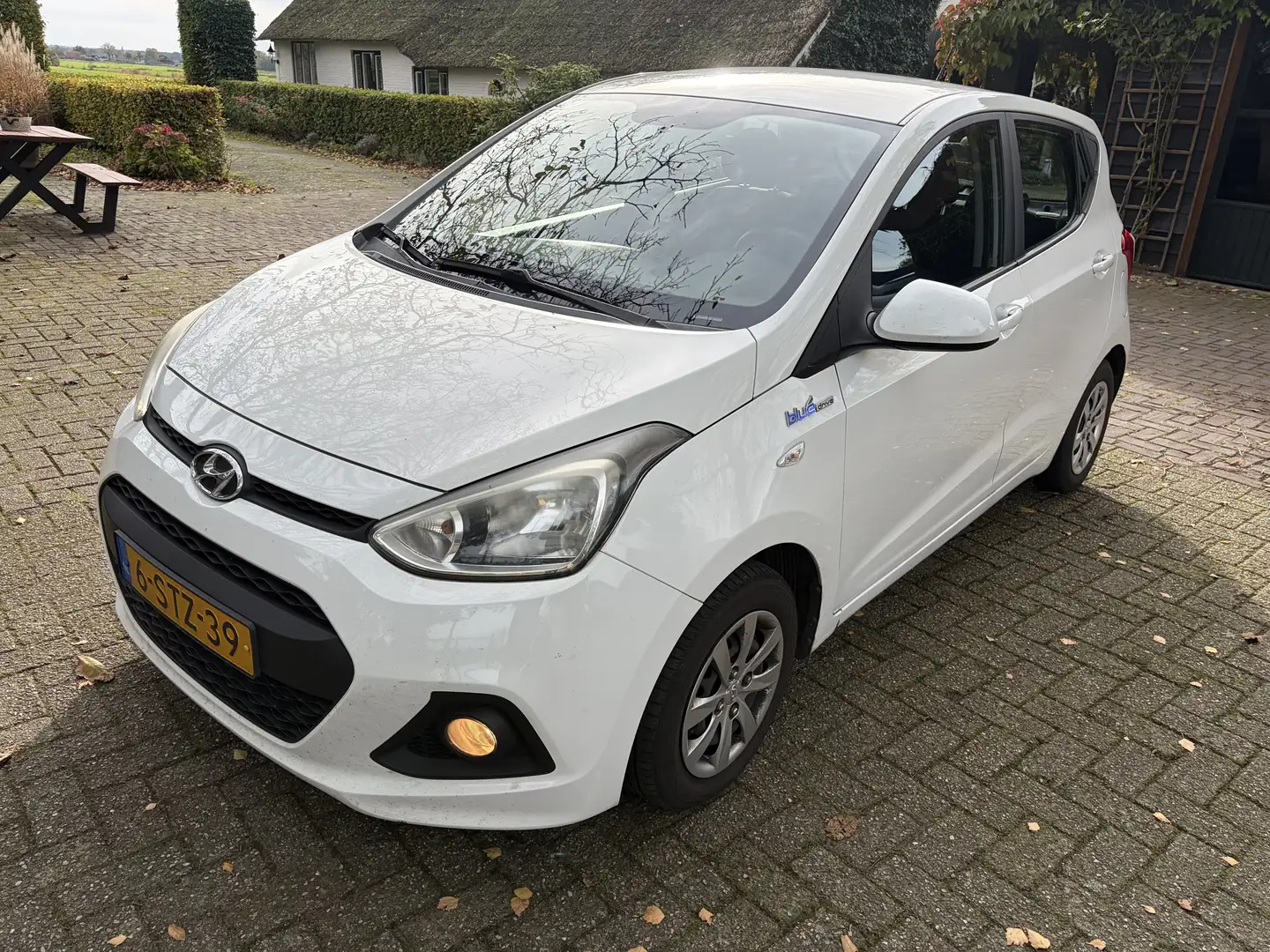 Hyundai i10 1.0i i-Motion 5 Deurs climate control Wit - 1