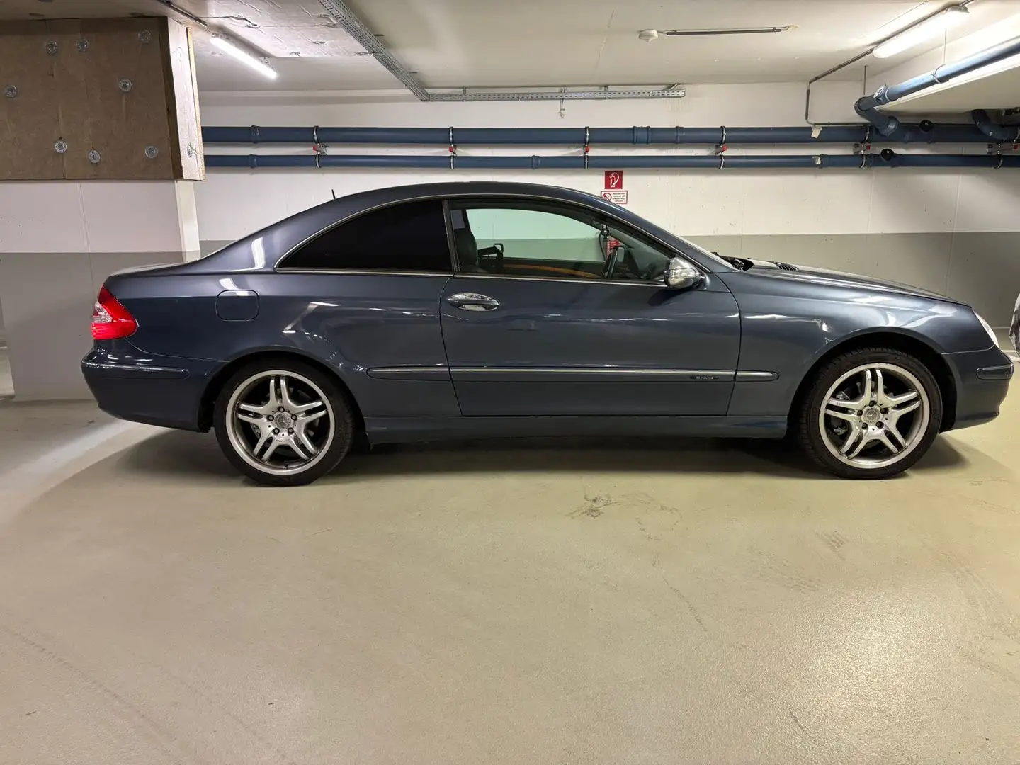 Mercedes-Benz CLK 320 Elegance Aut. 320 V6 Benzin Top Zustand Sportwagen - 2
