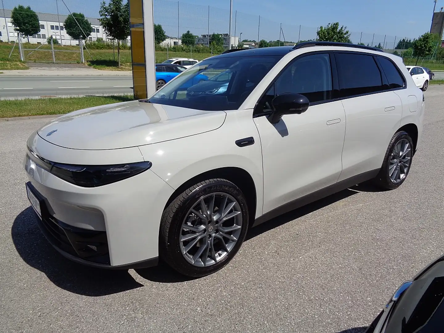 Leapmotor C10 Elektro 70kWh Design *BURGENLANDFÖRDERUNG INKL.* Grau - 2