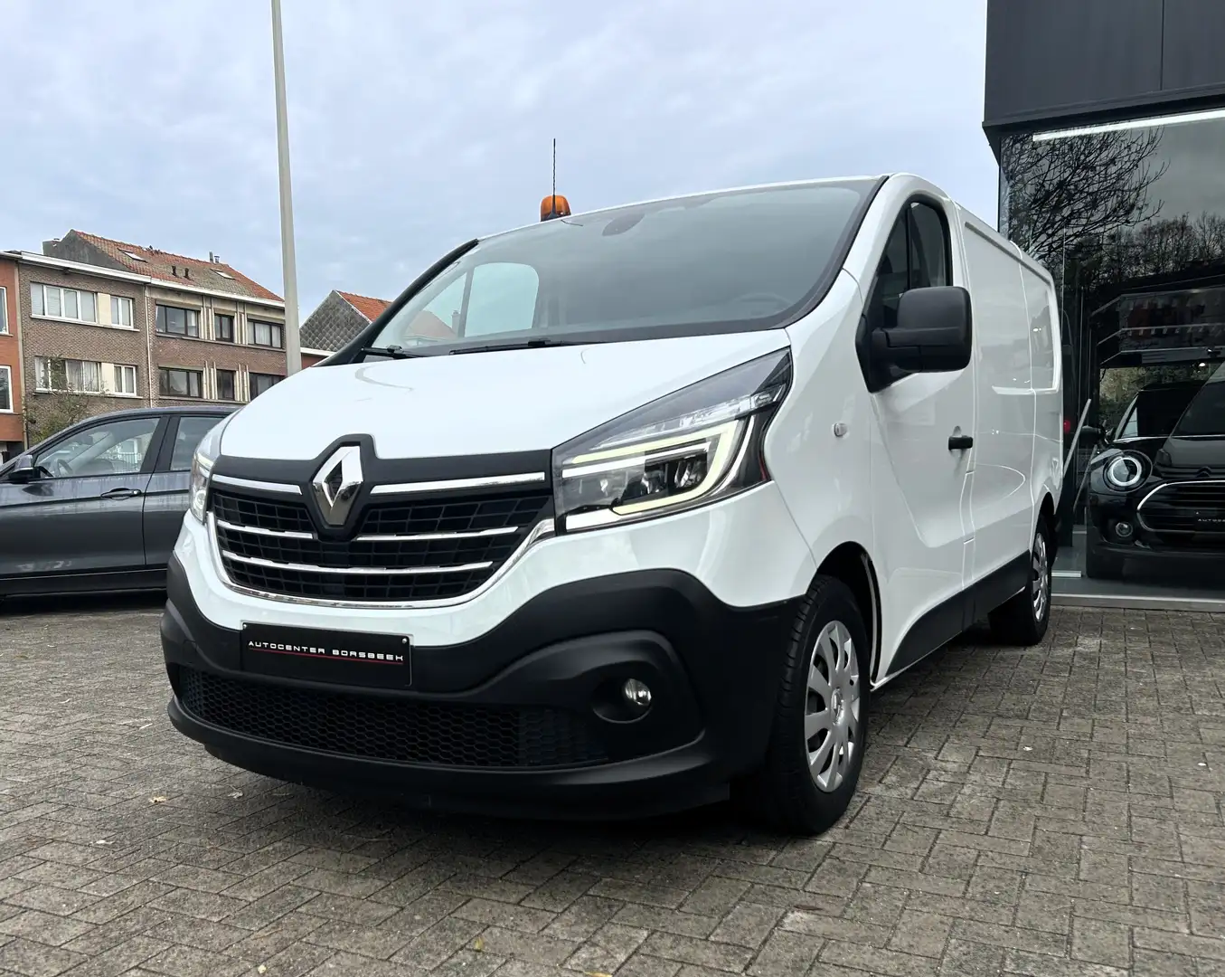Renault Trafic dCi 120 L1H1 MET VICTRON PHOENIX SMART OMVORMER Blanc - 1