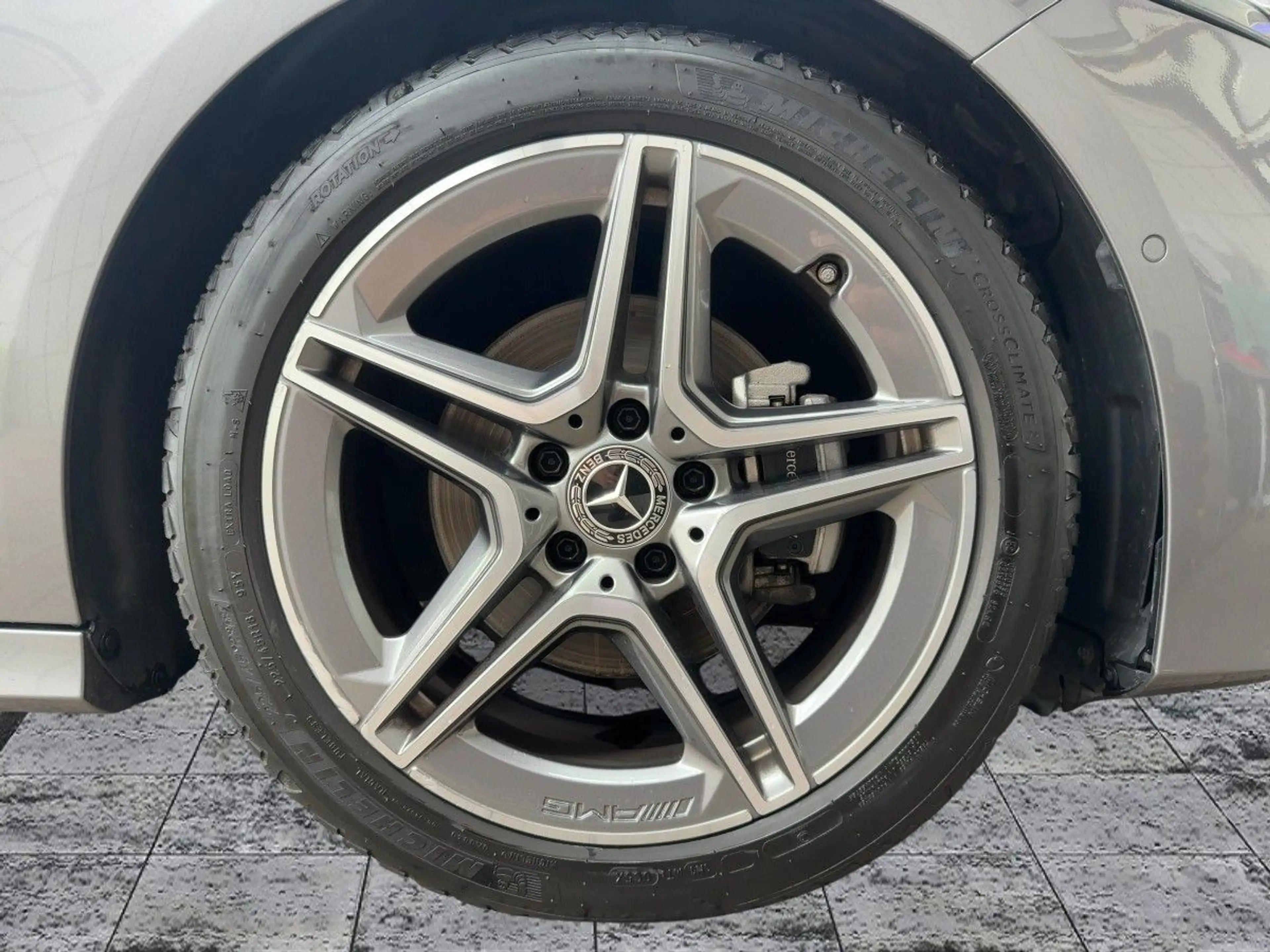 Mercedes-Benz A 200 AMG-LINE MULTIBEAM+NAV+SHZ+RFK+AHK+LM 18" — photo 8