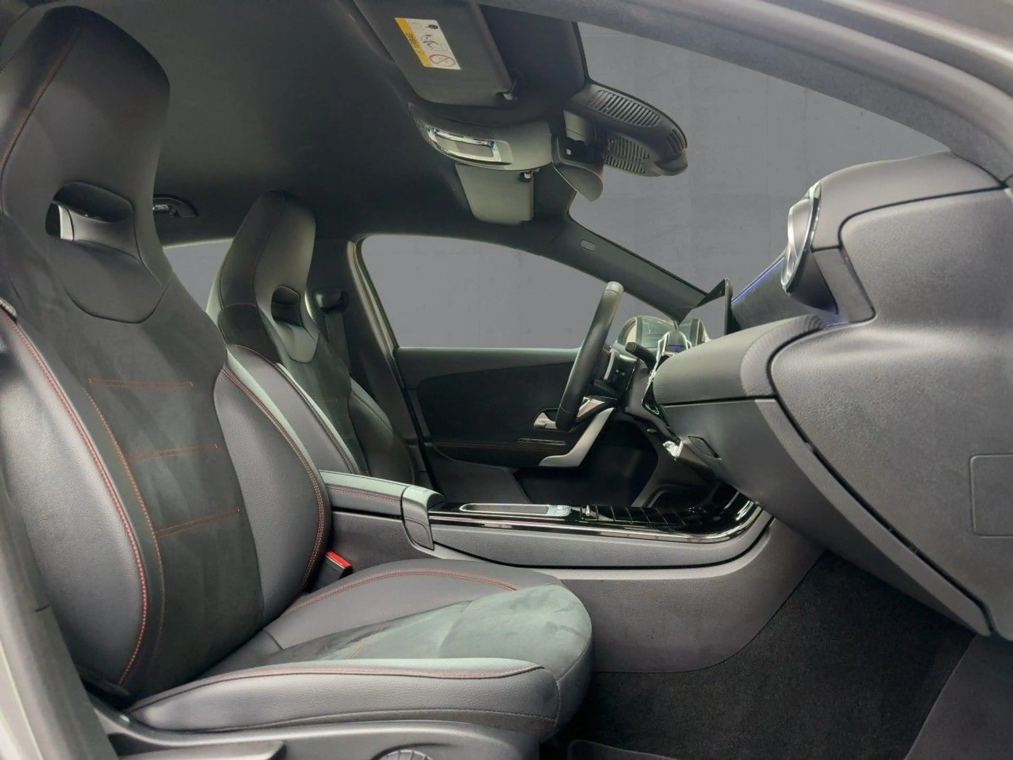 Mercedes-Benz A 200 AMG-LINE MULTIBEAM+NAV+SHZ+RFK+AHK+LM 18" — photo 12