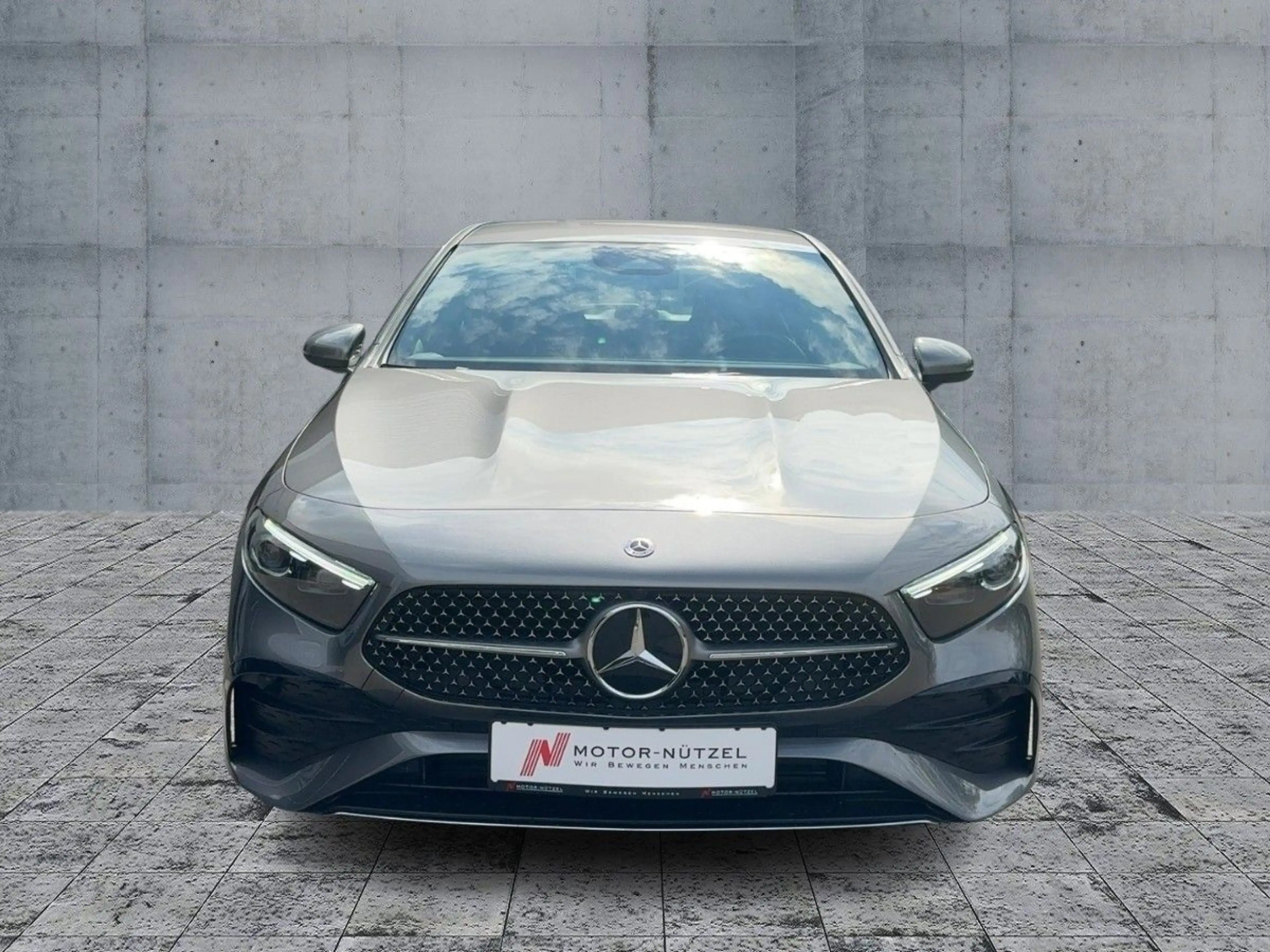 Mercedes-Benz A 200 AMG-LINE MULTIBEAM+NAV+SHZ+RFK+AHK+LM 18" — photo 3