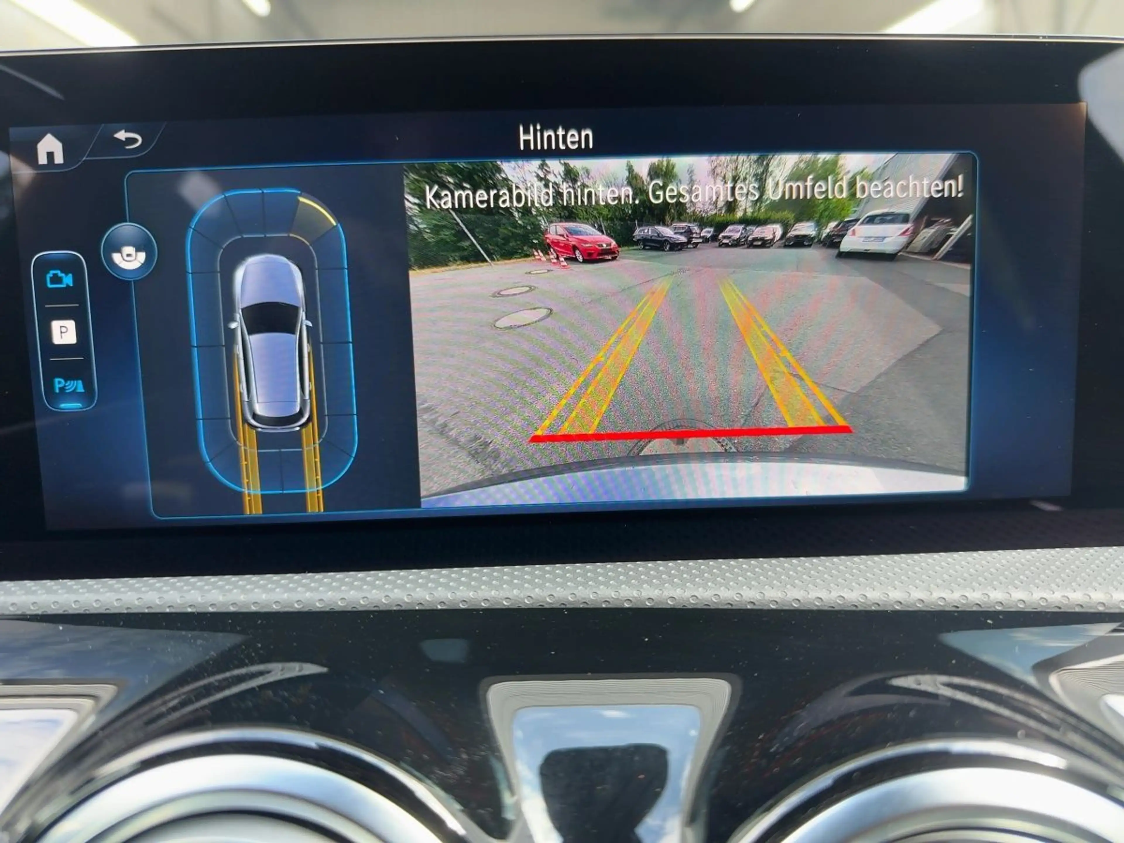 Mercedes-Benz A 200 AMG-LINE MULTIBEAM+NAV+SHZ+RFK+AHK+LM 18" — photo 15