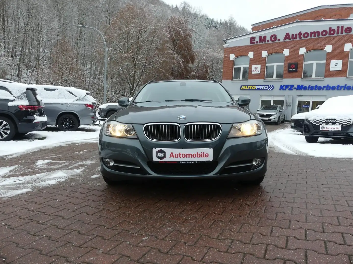BMW 318 i touring 2.0*neuer Motor*SHZ*PDC*Standhzg Grau - 2