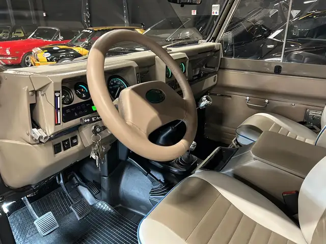 Land Rover Defender view 9