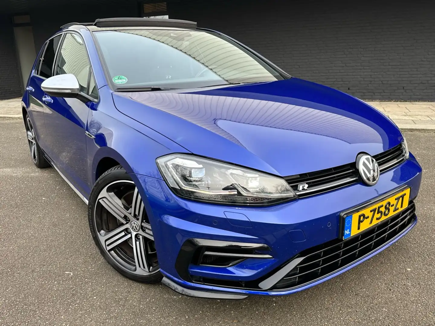 Volkswagen Golf 2.0 TSI 4Motion R Panoramdak / Virtual cockpit / L Blau - 1