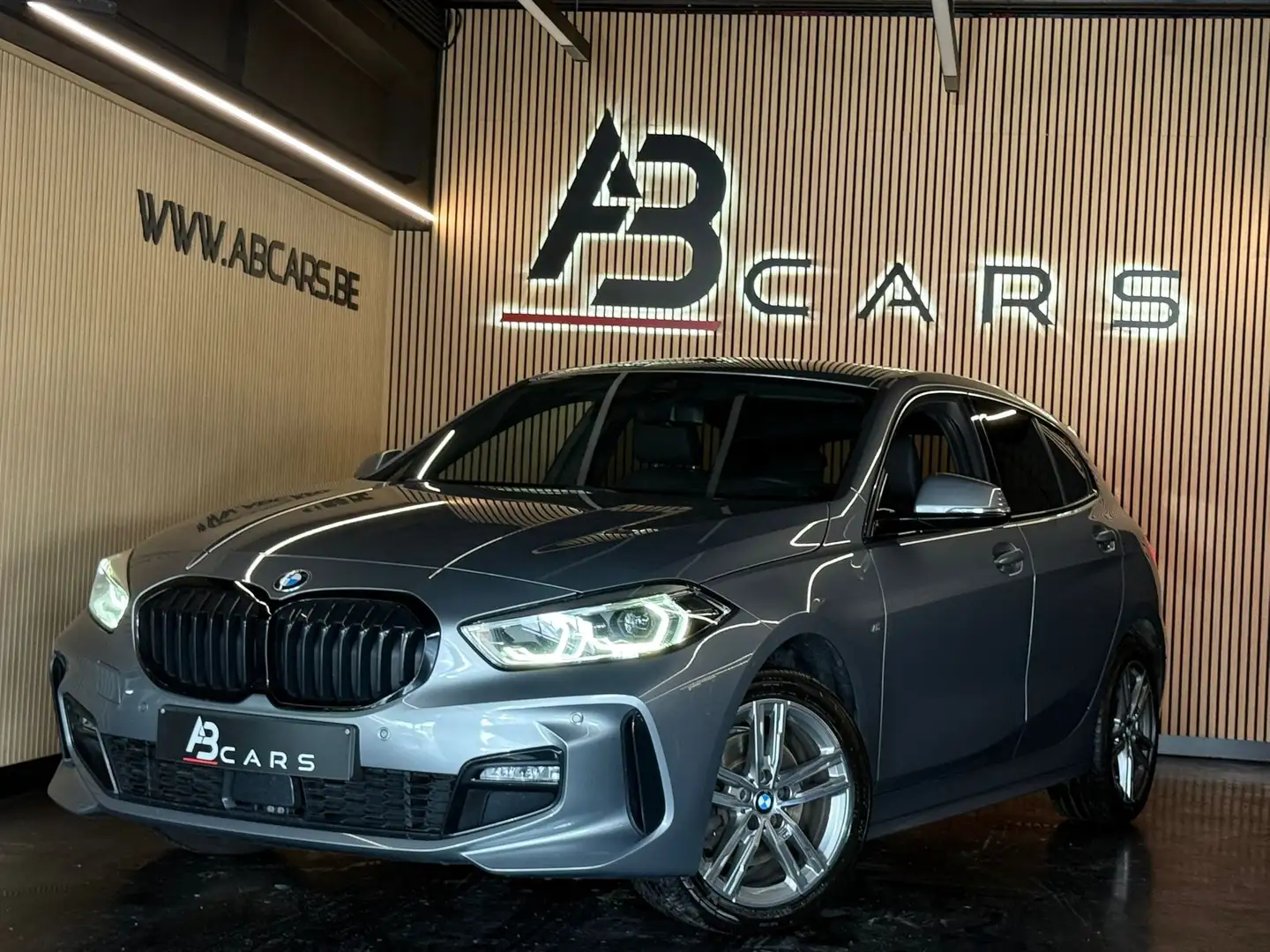 BMW 118 118iA * PACK M * 1ER PROPRIÉTAIRE * GAR 12 MOIS Gris - 1